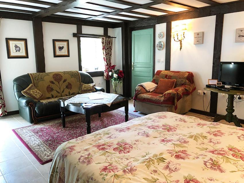 La Ferme Studio Apartments Conde-sur-Noireau Bagian luar foto